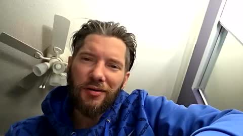 tinyguynicecock online show from April 18, 2026, 9:35 am