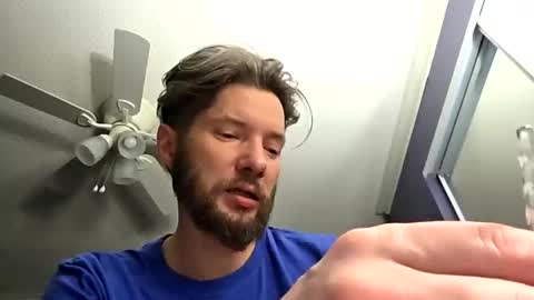 tinyguynicecock online show from April 21, 2026, 7:58 am