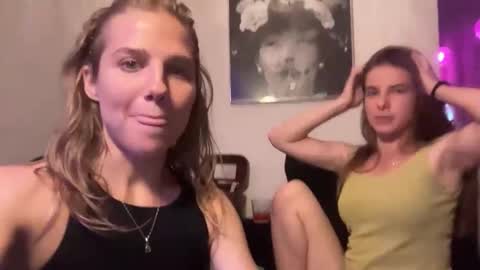 Tiny online show from April 21, 2026, 12:12 am