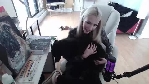 stage Kylie Sinner  brand CLITBAIT online show from February 9, 2025, 6:58 pm