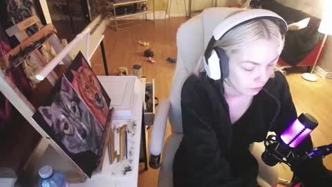 stage Kylie Sinner  brand CLITBAIT online show from February 12, 2025, 7:13 am