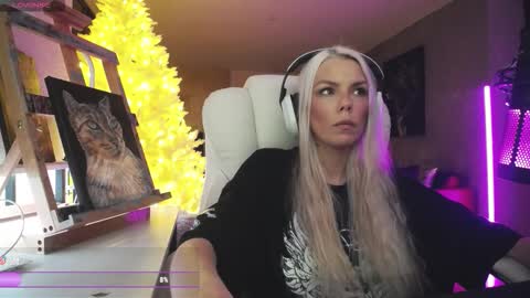 stage Kylie Sinner  brand CLITBAIT online show from February 20, 2026, 6:26 am