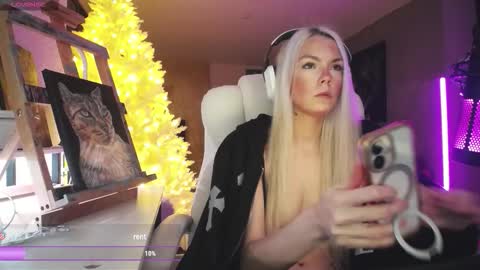 stage Kylie Sinner  brand CLITBAIT online show from February 21, 2026, 12:22 am