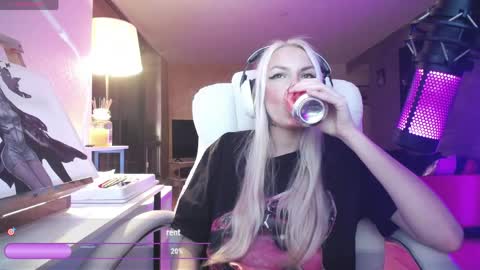 stage Kylie Sinner  brand CLITBAIT online show from April 7, 2026, 4:57 am