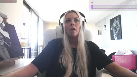 stage Kylie Sinner  brand CLITBAIT online show from June 4, 2026, 2:56 pm