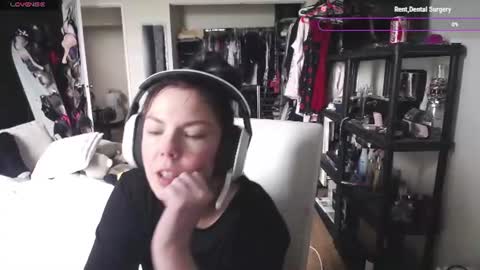 stage Kylie Sinner  brand CLITBAIT online show from June 13, 2026, 8:40 pm