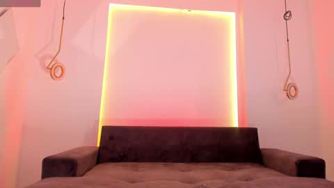 Snapshot of tinymoon_ chatting on December 23, 2024, 2:07 pm Luna online show from December 23, 2024, 2:07 pm