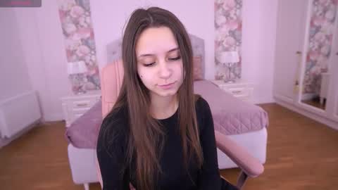 tinynataliee online show from February 16, 2026, 2:57 pm