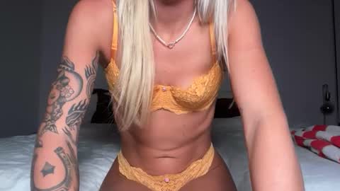 Snapshot of tinytayy chatting on June 5, 2026, 4:30 am tinytayy online show from June 5, 2026, 4:30 am