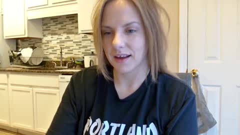 Snapshot of tinywithtiddies chatting on December 19, 2025, 1:51 pm tinywithtiddies online show from December 19, 2025, 1:51 pm