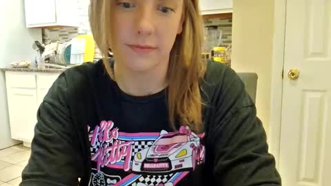 Snapshot of tinywithtiddies chatting on January 15, 2026, 12:32 pm tinywithtiddies online show from January 15, 2026, 12:32 pm