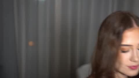 Lili online show from November 7, 2025, 6:19 pm