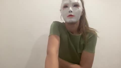 Tinks online show from October 31, 2025, 7:26 pm