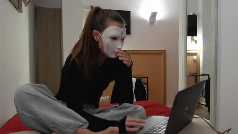 Tinks online show from April 20, 2026, 11:06 pm