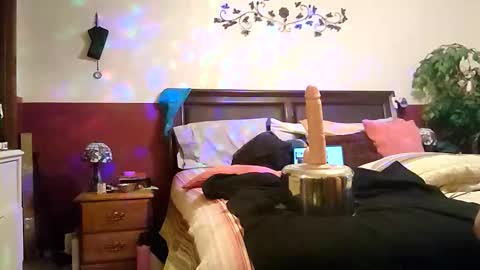 Tiptooc online show from January 15, 2026, 8:45 pm