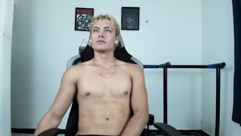 Snapshot of titan_fitness chatting on June 22, 2026, 5:15 am Kevin online show from June 22, 2026, 5:15 am