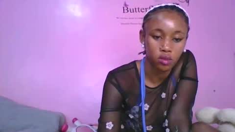 tits2002 online show from April 21, 2026, 6:09 am