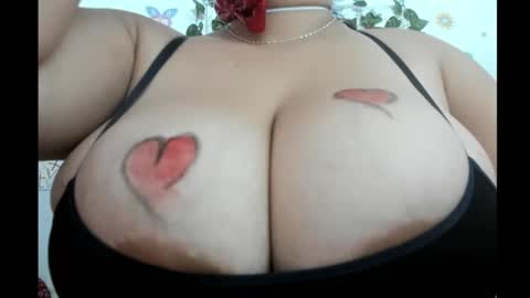 LILI  online show from February 14, 2025, 1:29 pm