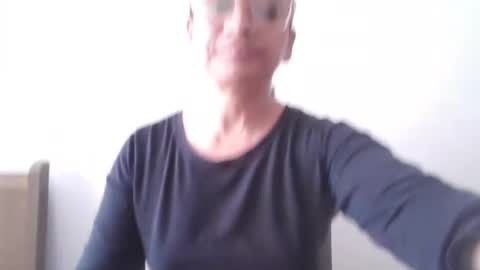 Ester online show from December 25, 2024, 2:13 pm