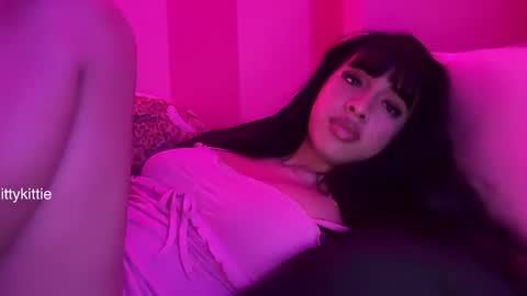 HOTTIE4U online show from March 18, 2026, 4:26 am