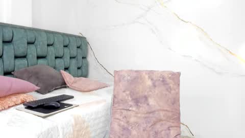 Tivizay online show from October 4, 2025, 2:37 pm