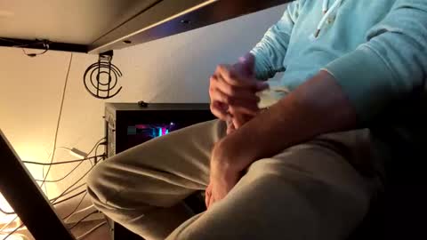 Jan5676 online show from October 24, 2025, 10:06 pm