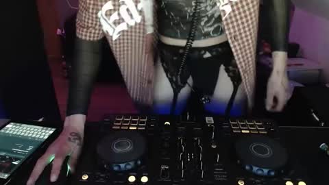 tobi676 online show from April 23, 2026, 9:50 pm