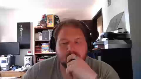 Snapshot of toede_0 chatting on September 11, 2025, 5:24 pm Toede online show from September 11, 2025, 5:24 pm