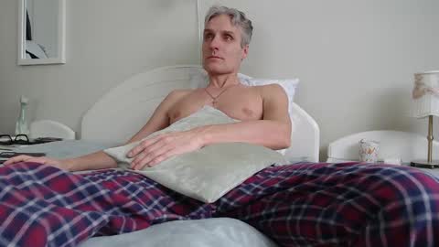 Daniel Bisexual uncut 20cm online show from March 1, 2025, 7:30 am