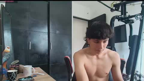 Snapshot of tokio2005 chatting on December 18, 2025, 2:34 pm tokio2005 online show from December 18, 2025, 2:34 pm