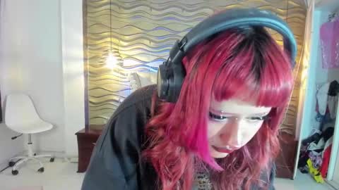 toky         online show from February 19, 2025, 1:18 am