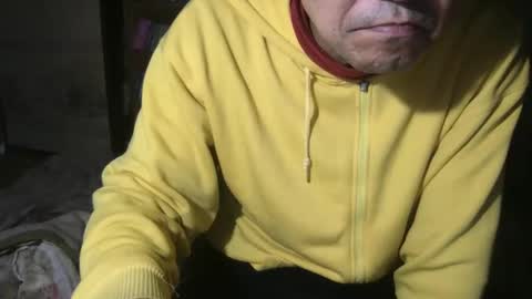 small man online show from December 31, 2024, 9:50 pm