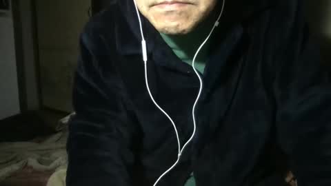 small man online show from March 9, 2025, 7:26 pm