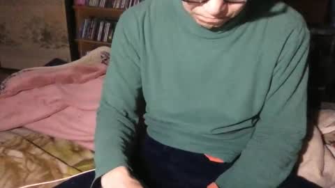 small man online show from November 23, 2025, 7:35 pm