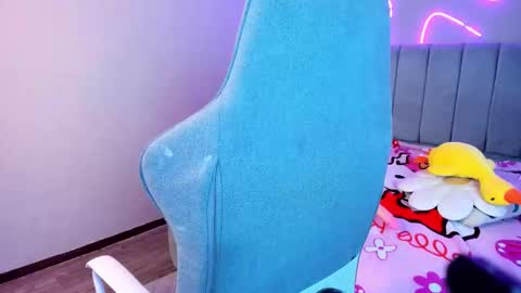 tokyo_nyx online show from December 5, 2025, 5:05 am