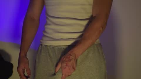 tokyo_oo online show from November 14, 2025, 3:22 pm