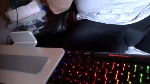 tolon408472 online show from September 13, 2025, 12:05 pm