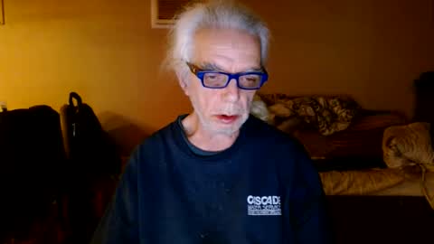 tom112292014 online show from January 5, 2025, 1:03 am