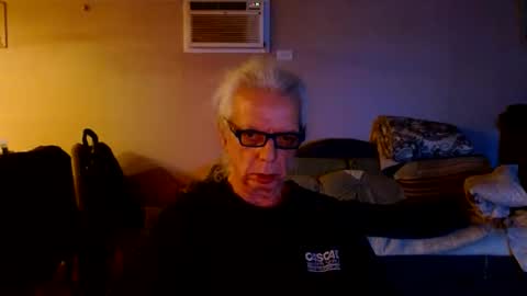 tom112292014 online show from January 6, 2025, 9:22 pm