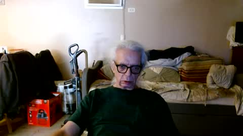 tom112292014 online show from October 1, 2025, 4:02 pm