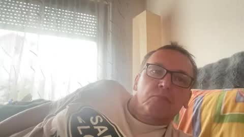 Tom online show from October 18, 2025, 2:07 pm