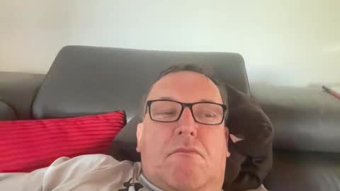 Tom online show from May 26, 2026, 5:42 pm
