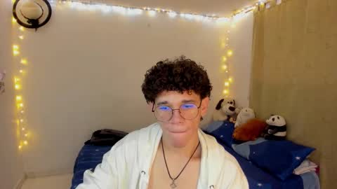 Tom Blue online show from October 29, 2025, 12:29 pm