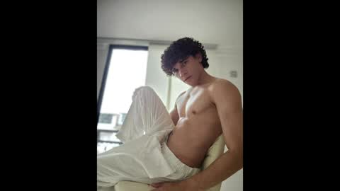 Snapshot of tom_blue10 chatting on May 15, 2026, 6:04 pm Tom Blue online show from May 15, 2026, 6:04 pm
