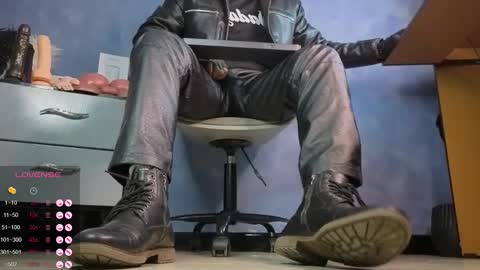 Tom online show from February 5, 2026, 1:32 am