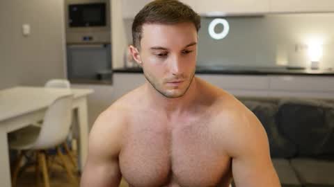 Tom online show from November 18, 2025, 7:02 am