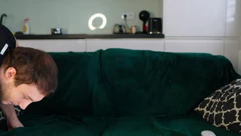 Tom online show from April 18, 2026, 7:01 am