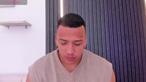 Tom muscle1 online show from September 13, 2025, 12:05 pm