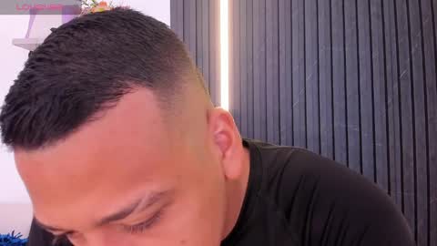 Tom muscle1 online show from September 30, 2025, 11:59 am