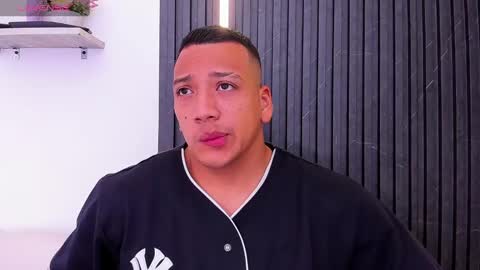 Tom muscle1 online show from October 7, 2025, 11:51 am